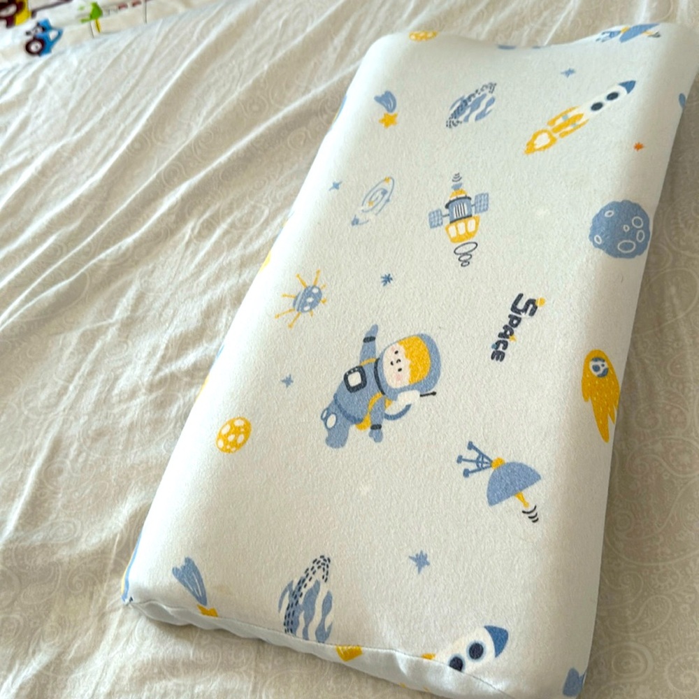 Under 2 years pillow